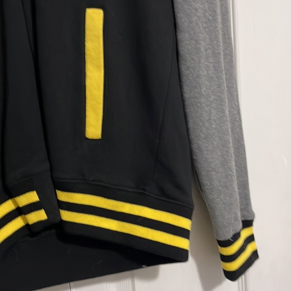 S Hufflepuff Varsity Jacket - Picture 3 of 9